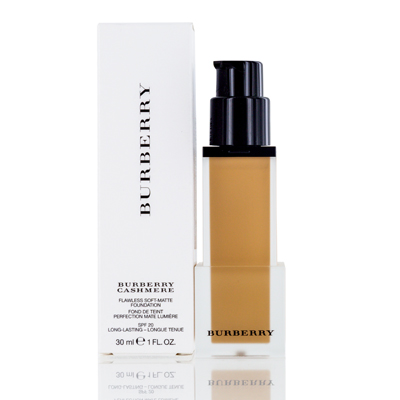 Burberry / Cashmere Flawless Soft Matte Foundation Almond 